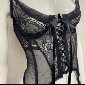 Widow Black Lace Bustier Lace-up camisole